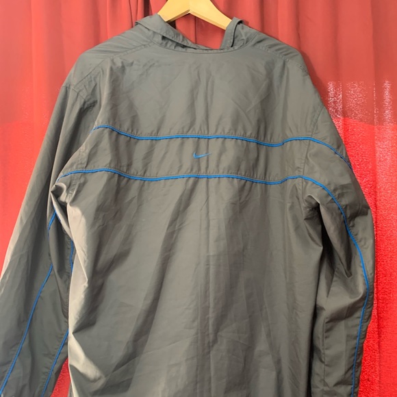 early 2000’s nike jacket - Picture 2 of 2